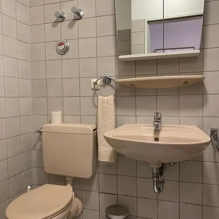 Apartment Comfort Messe 2 With Kitchen, Balcony, Parking And Elevator *