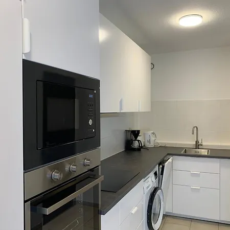 דירה Comfort Messe 2 With Kitchen, Balcony, Parking And Elevator *